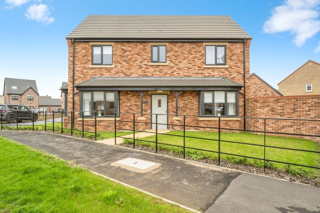 Property photo 1 of 17 Front