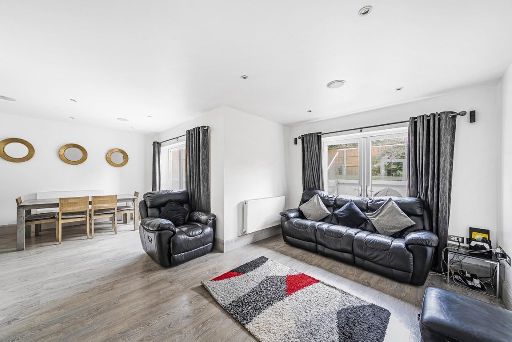 Property photo 3 of 15 1110086 (3)c
