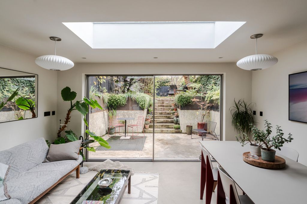 Property photo 1 of 39 319470 - 29 Trafalgar Avenue-54.Jpeg