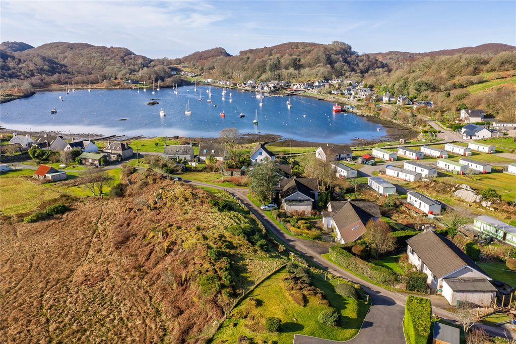 Property photo 2 of 17 Picture No. 16