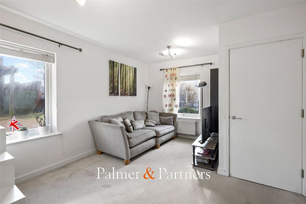 Property photo 3 of 16 Picture No. 02