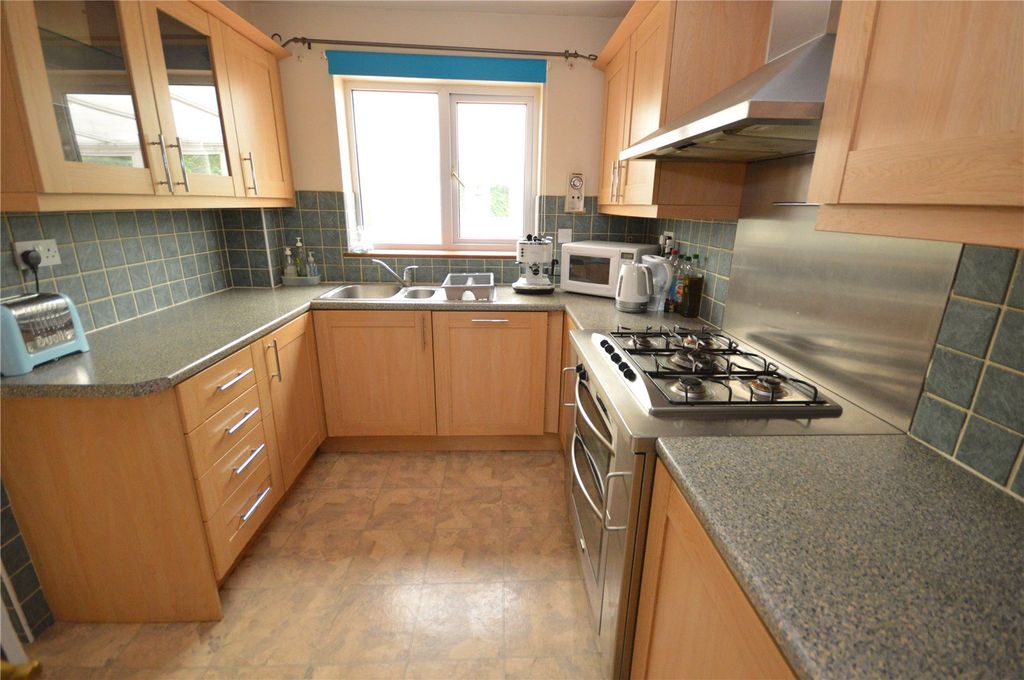 Property photo 3 of 19 Picture No. 16