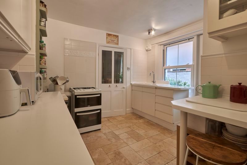 Property photo 2 of 12 Kitchen