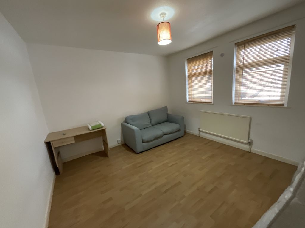 Property photo 1 of 4 2 Bed Semi-Detached To Rent Temple Court, Cambridge Cb4