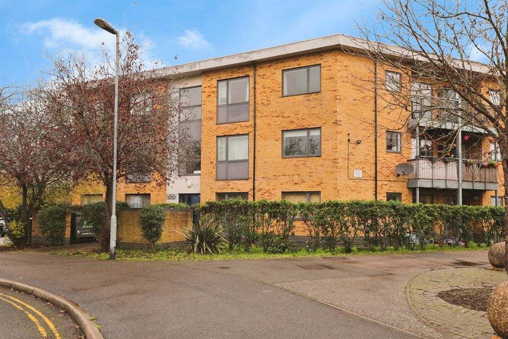 Property photo 1 of 8