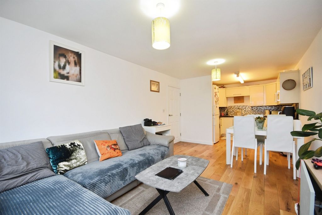 Property photo 3 of 16