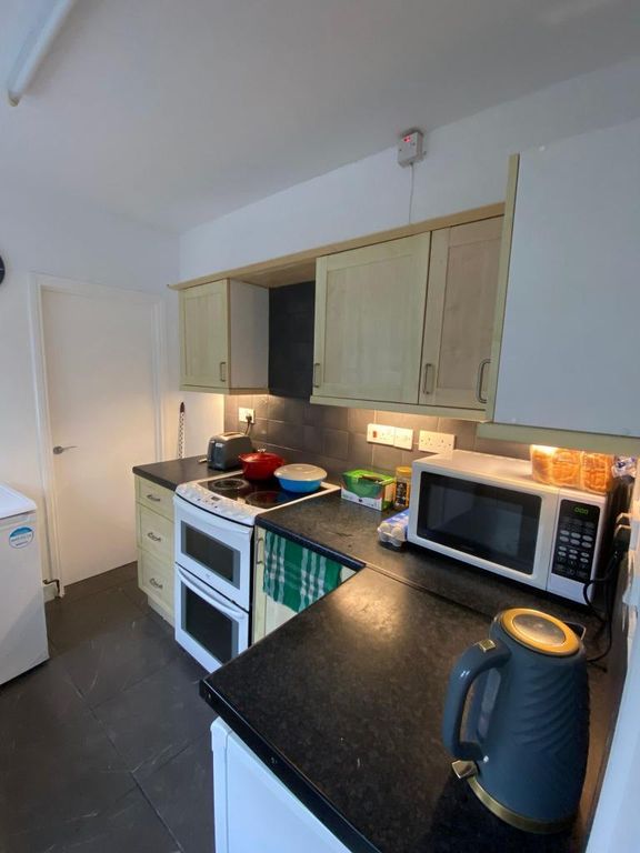 Property photo 2 of 4 Kitchen