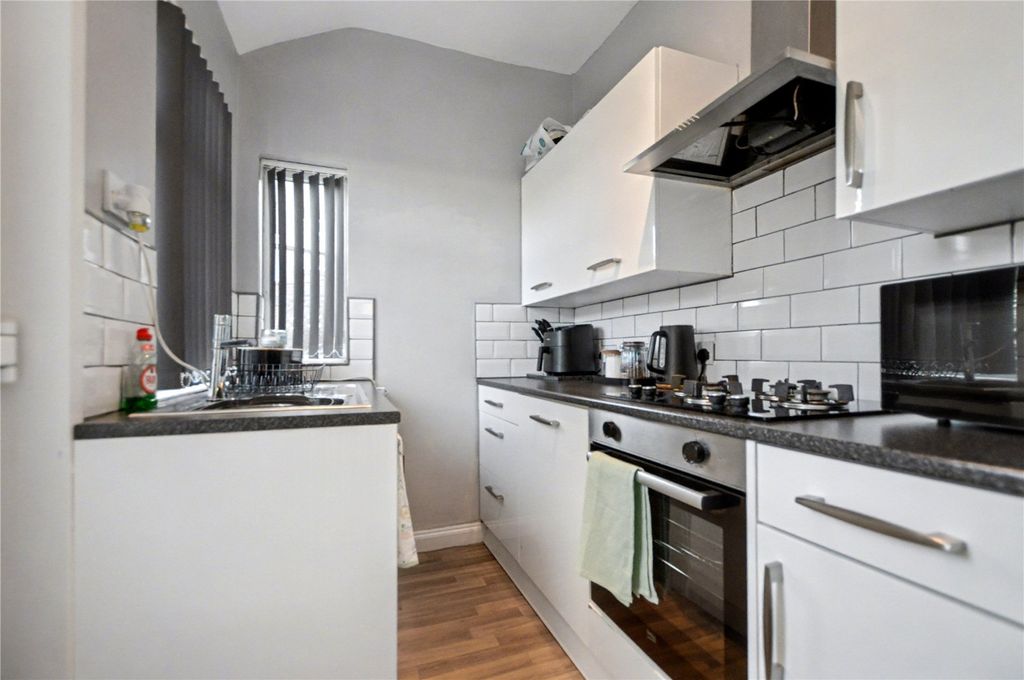 Property photo 3 of 17 Picture No. 12