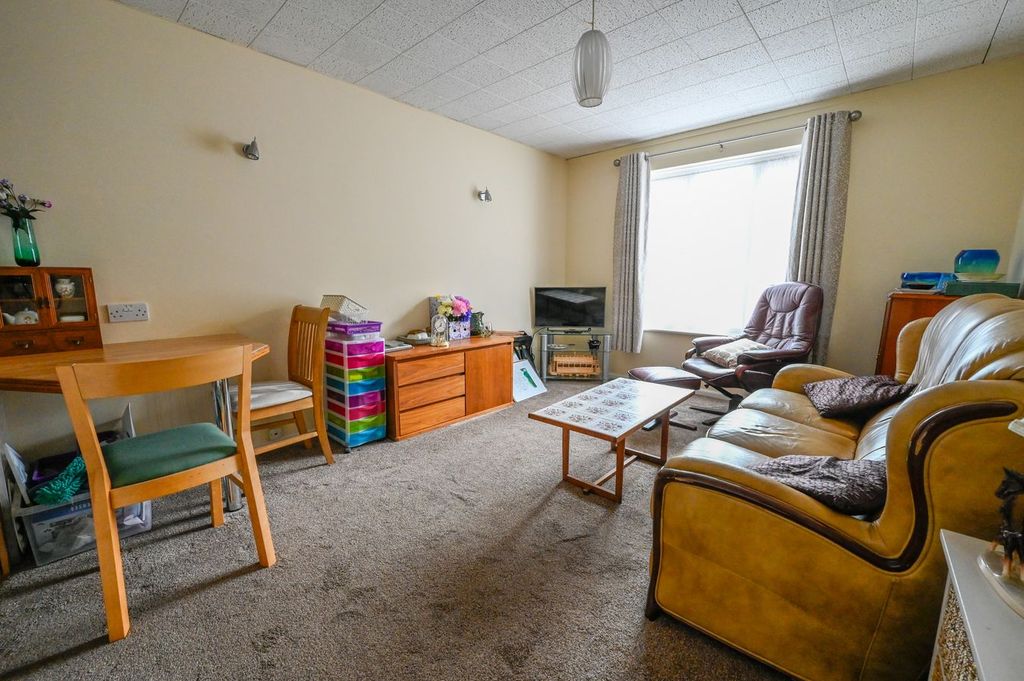 Property photo 3 of 7
