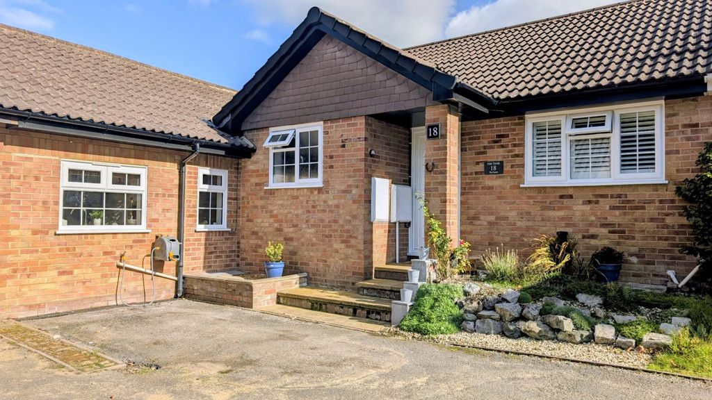 Property photo 1 of 11