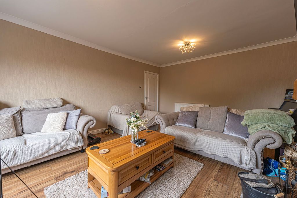 Property photo 3 of 35