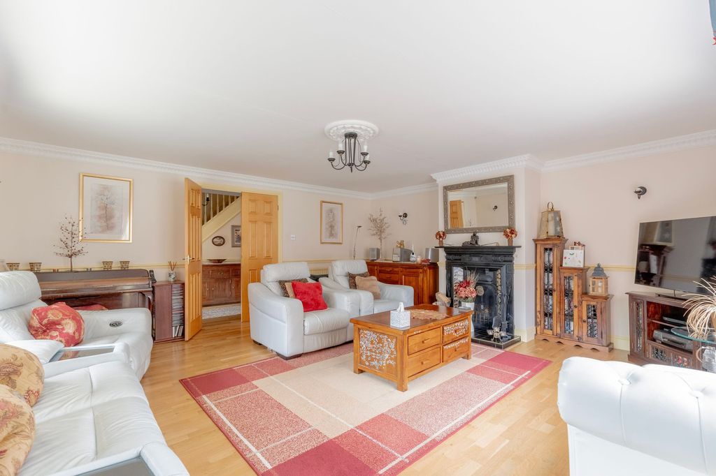 Property photo 2 of 24