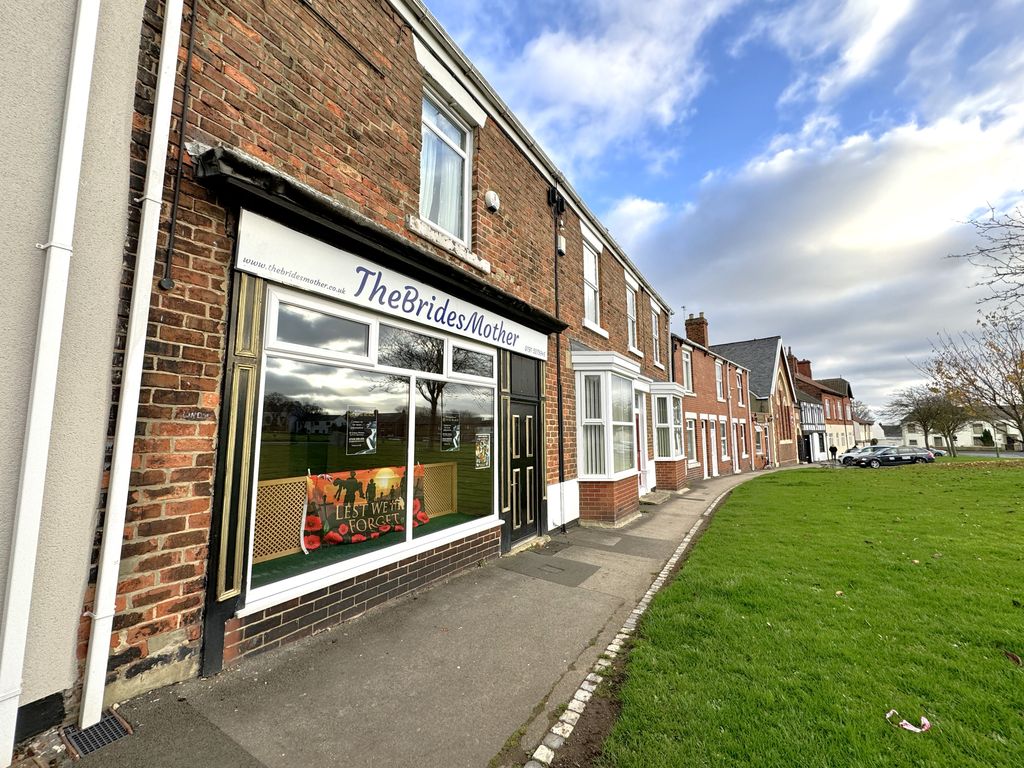 Property photo 1 of 13 Shop Front