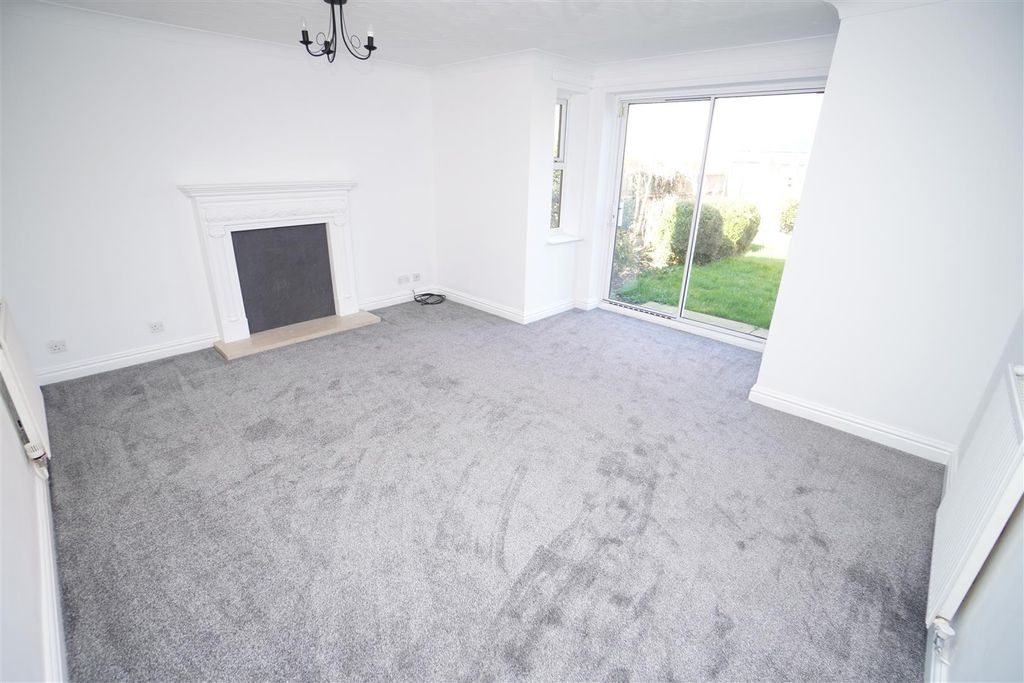 Property photo 2 of 14 Lounge.Jpg