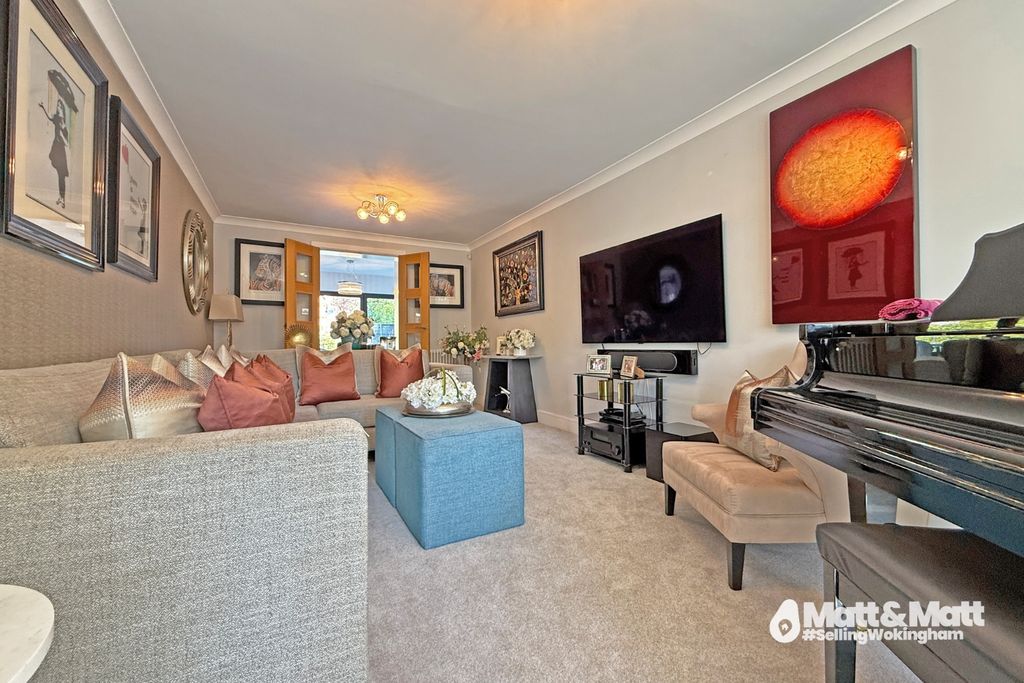 Property photo 2 of 19 4136105