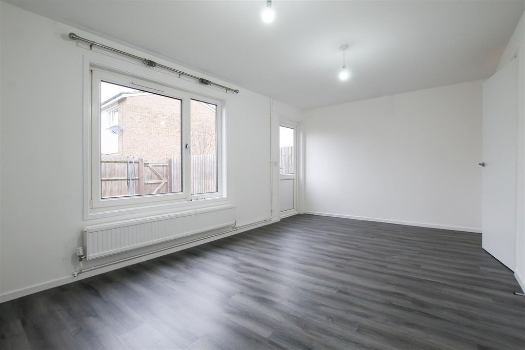 Property photo 3 of 12 Img_9429.Jpg