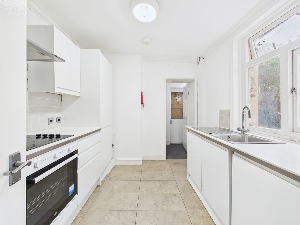 Property photo 2 of 13 Cam03519G0-Pr0414-Still002