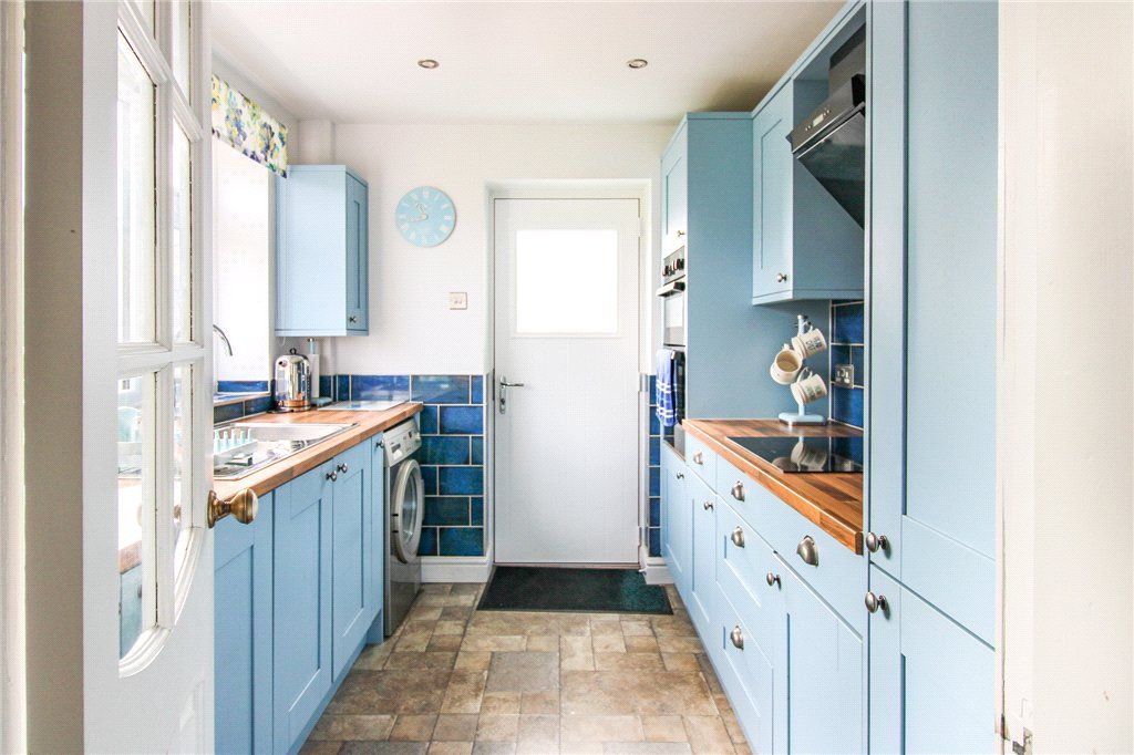 Property photo 2 of 14 Kitchen