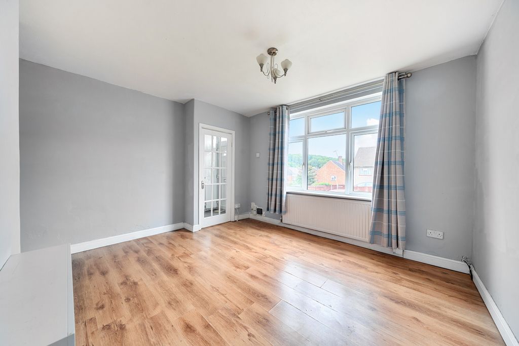 Property photo 3 of 14 1498864-10-6A6875...