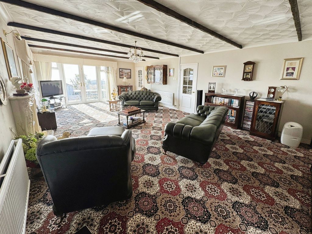 Property photo 3 of 23