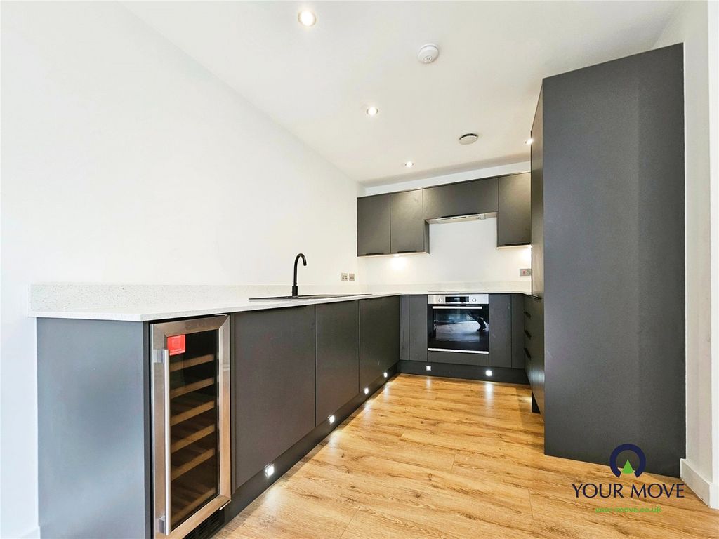 Property photo 2 of 8 Kitchen