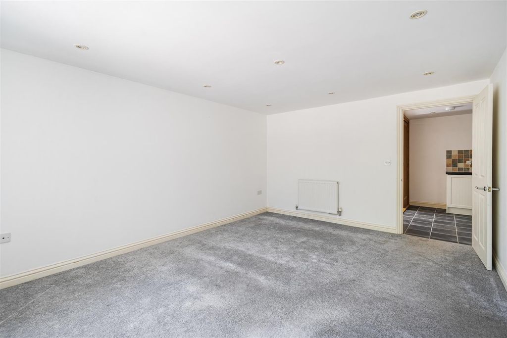 Property photo 2 of 11 Living Room II.Jpg