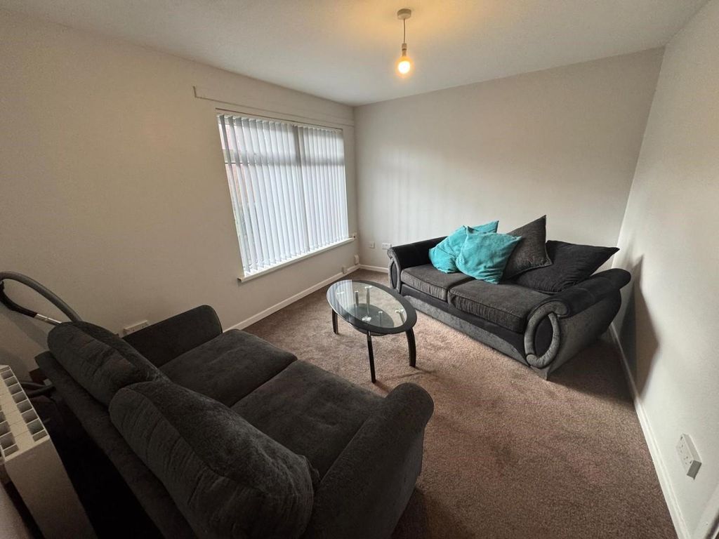Property photo 2 of 4 Living Room.Jpg