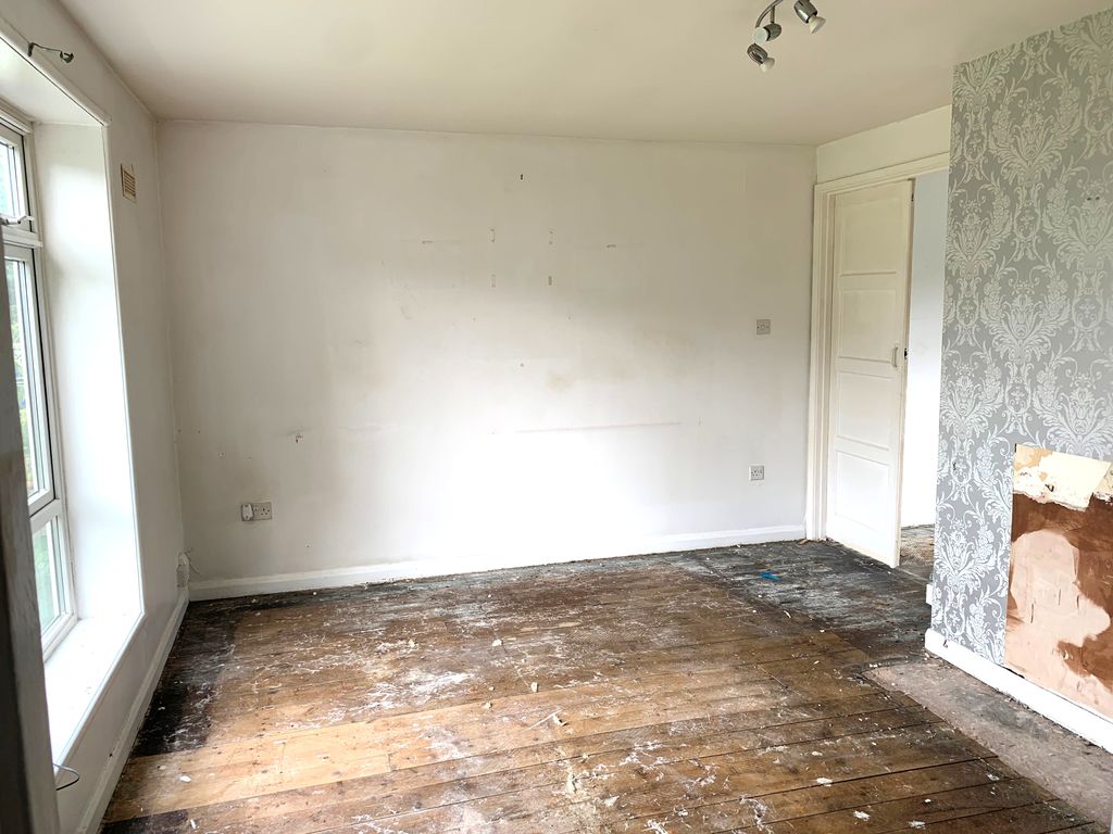 Property photo 3 of 10 S3
