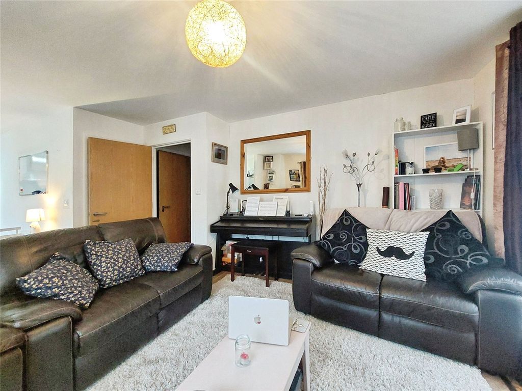 Property photo 2 of 10 Picture No. 04