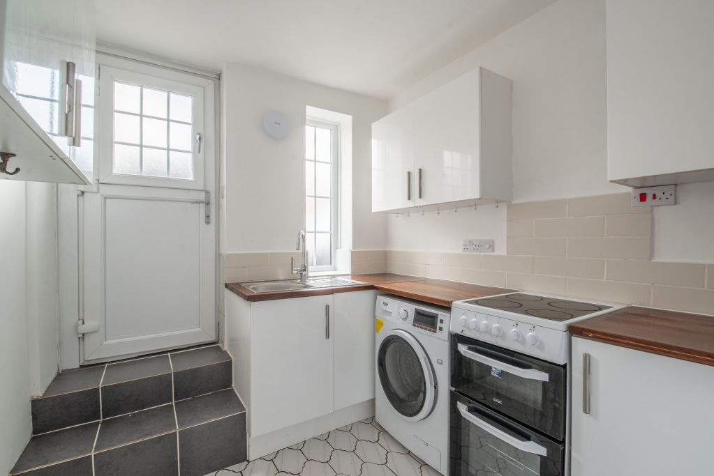 Property photo 3 of 20 Kitchen