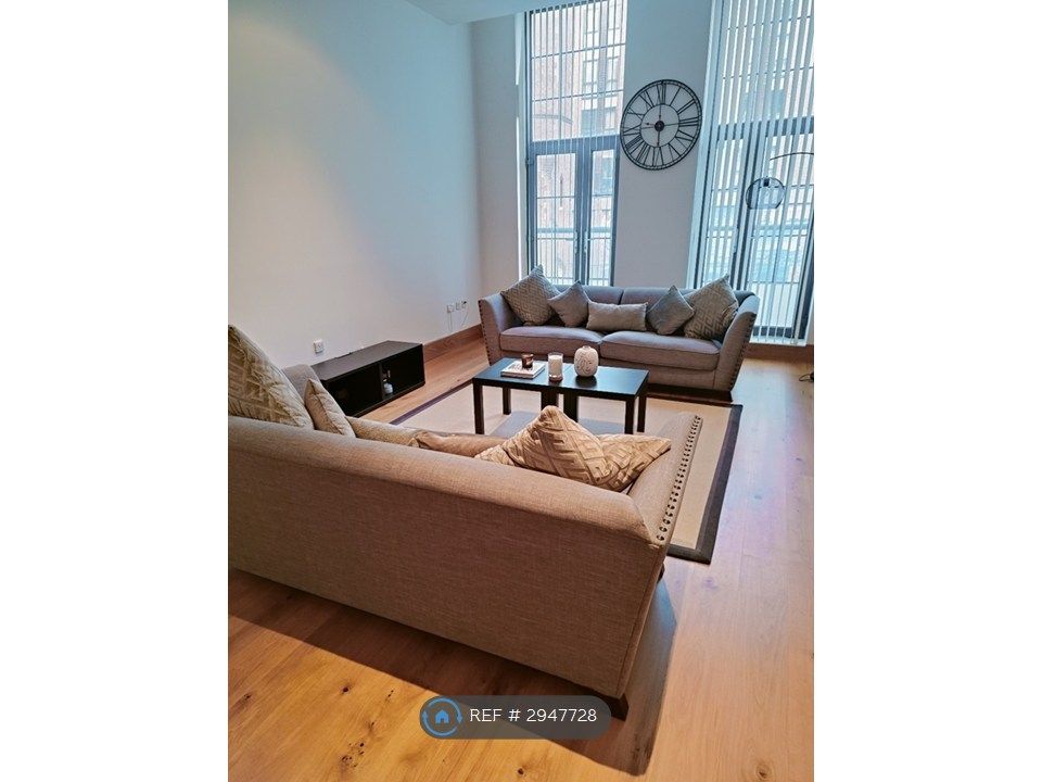 Property photo 1 of 12 Lounge
