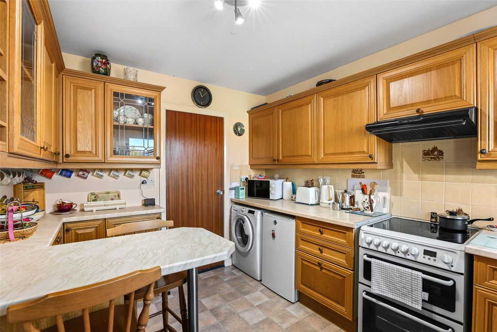 Property photo 3 of 14 Kitchen