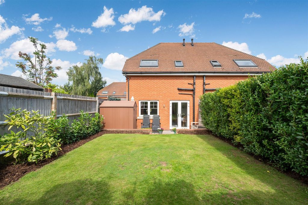 Property photo 1 of 14 Osborne Close-37.Jpg