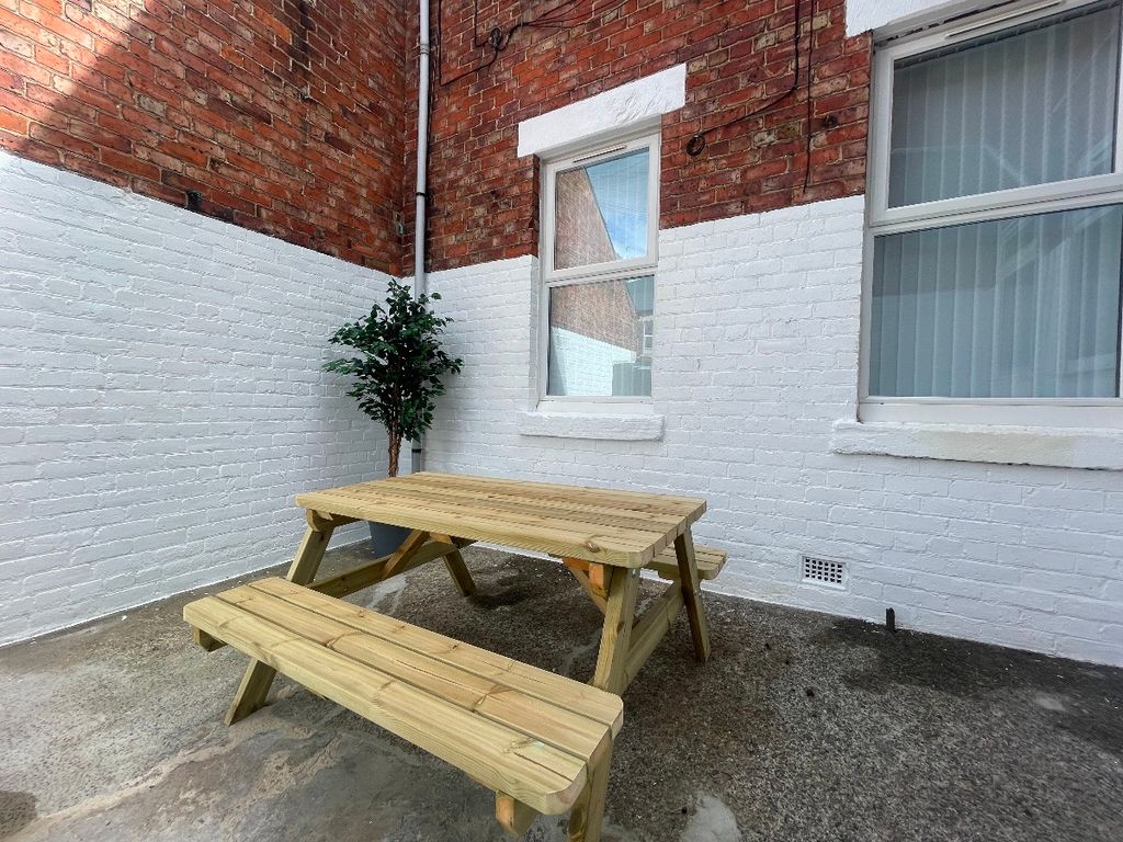 Property photo 3 of 23