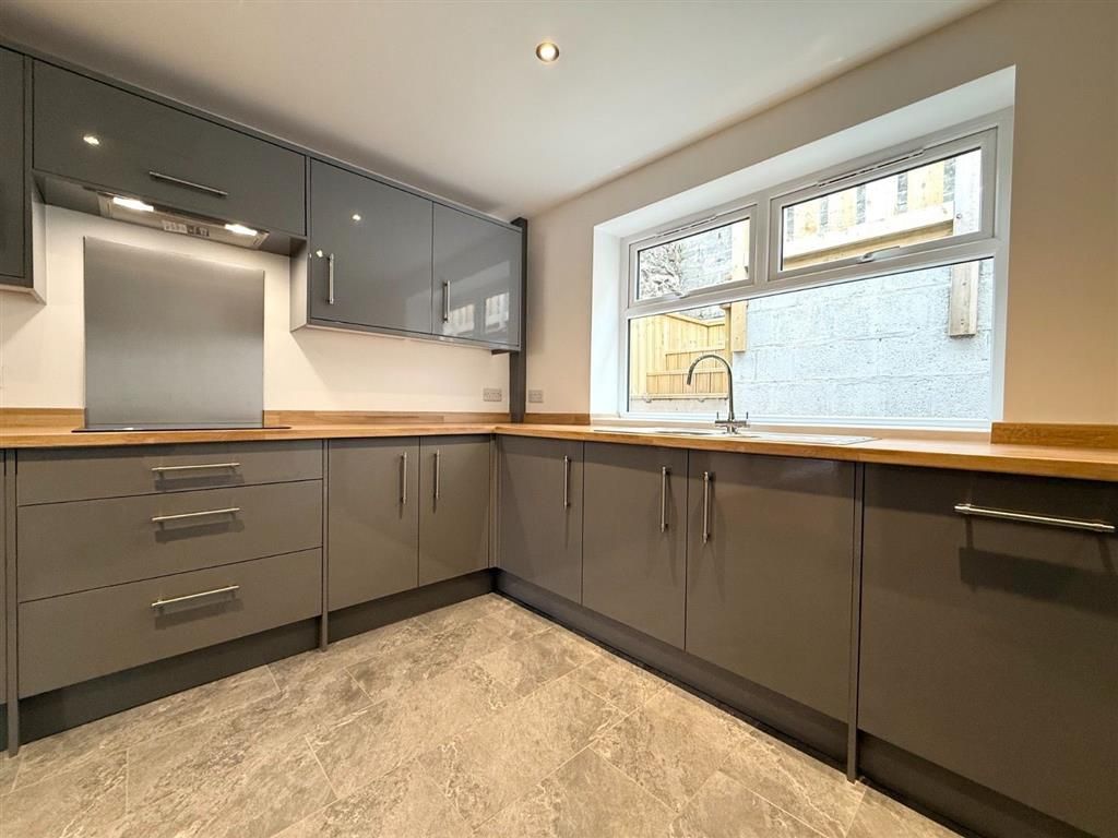 Property photo 3 of 11 Front