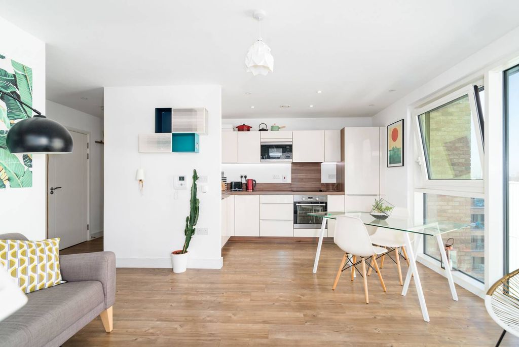 Property photo 1 of 25