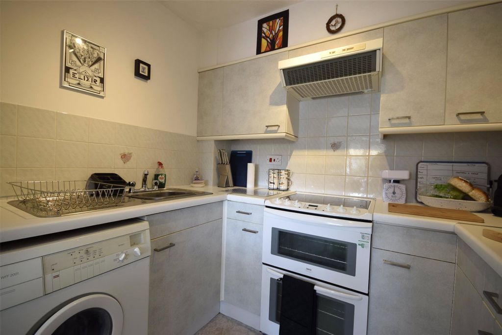 Property photo 2 of 9 Kitchen
