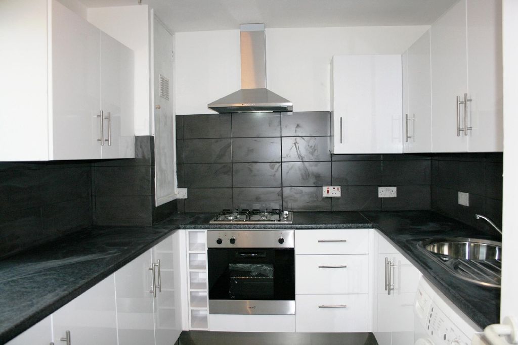 Property photo 3 of 6 Photo 2