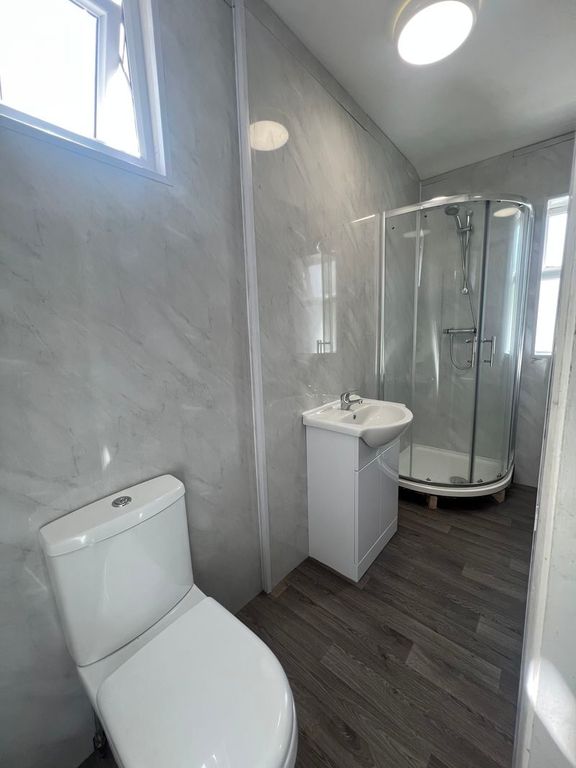 Property photo 2 of 8 Photo 6