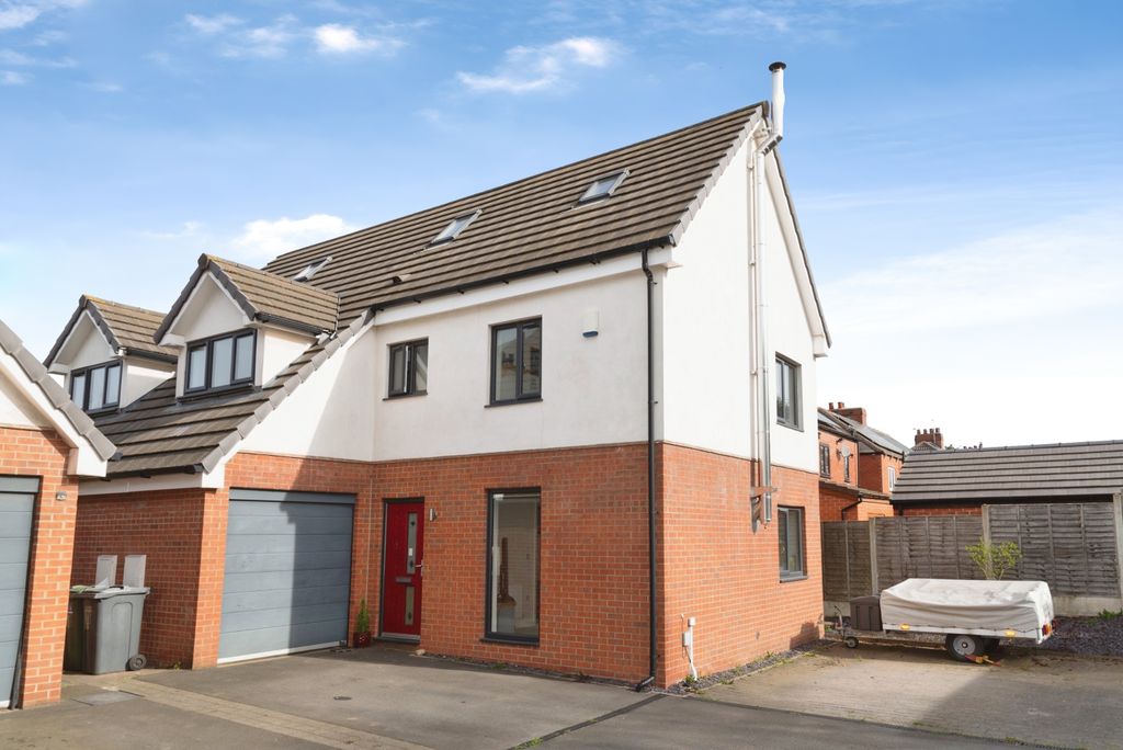 Property photo 1 of 16 Front