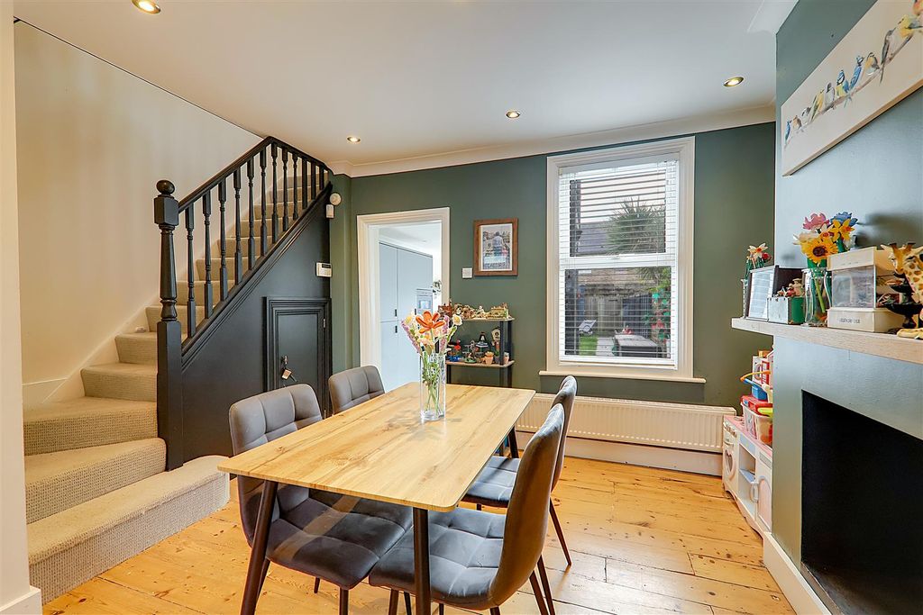 Property photo 3 of 12 Img_8018-Img_8020.Jpg