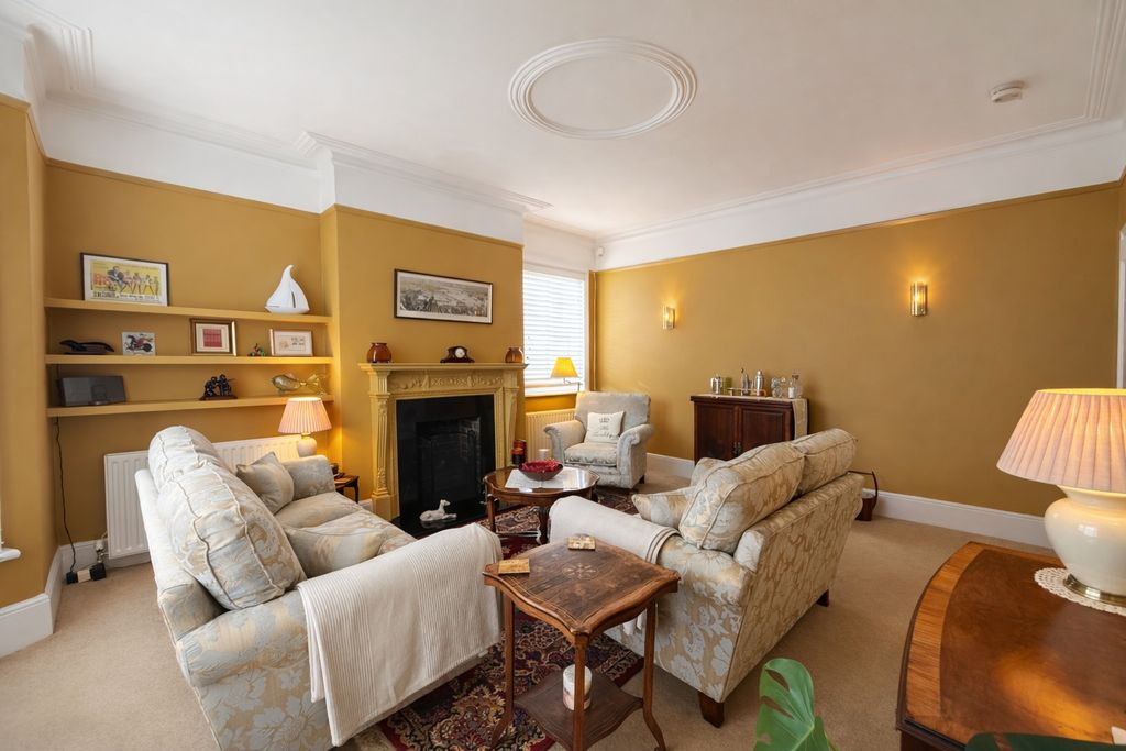 Property photo 2 of 21