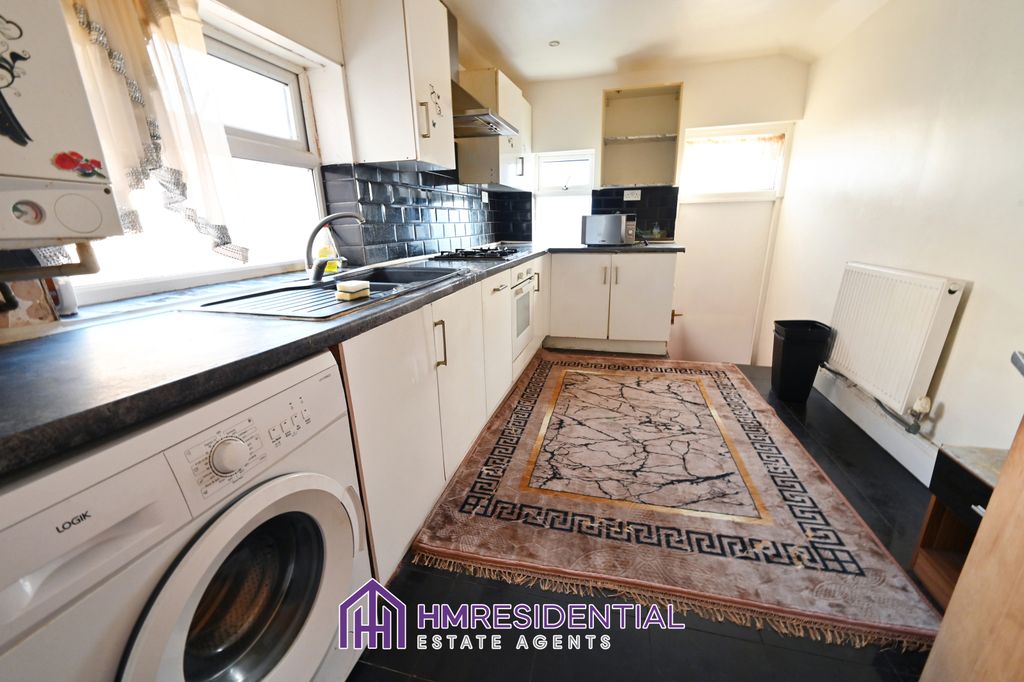 Property photo 3 of 6 Gallery