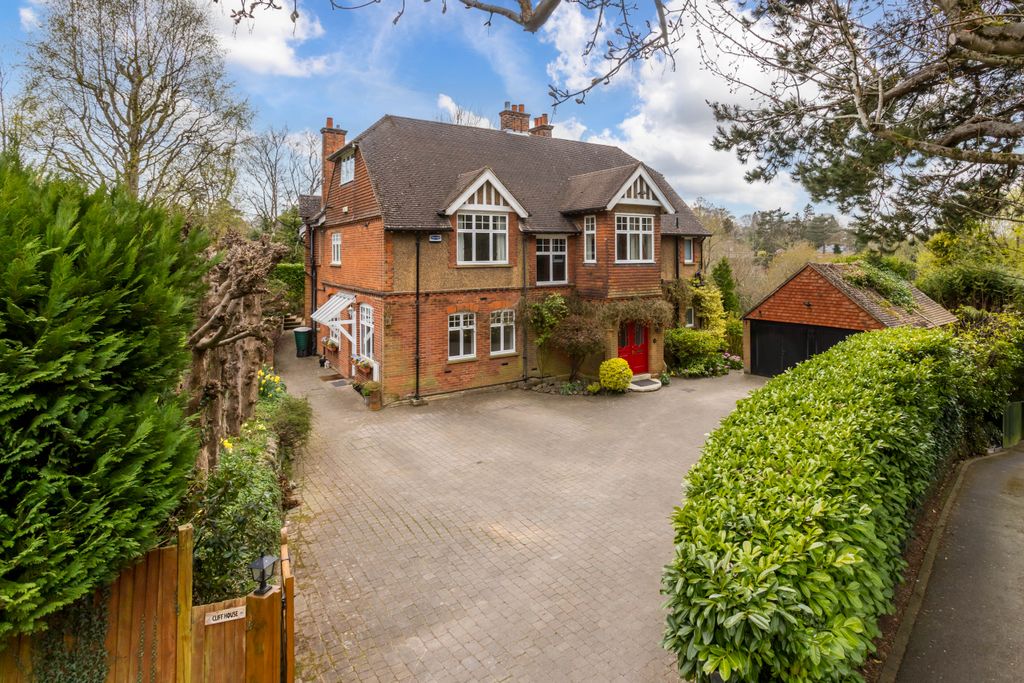 Property photo 1 of 40