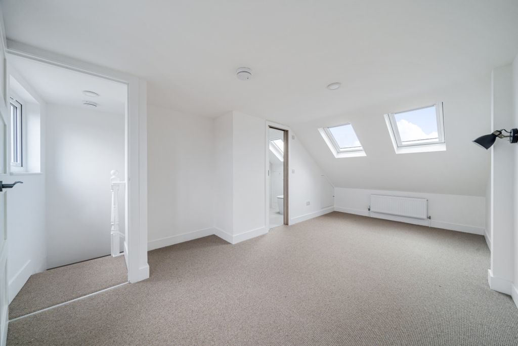 Property photo 2 of 5 1006405 (2)