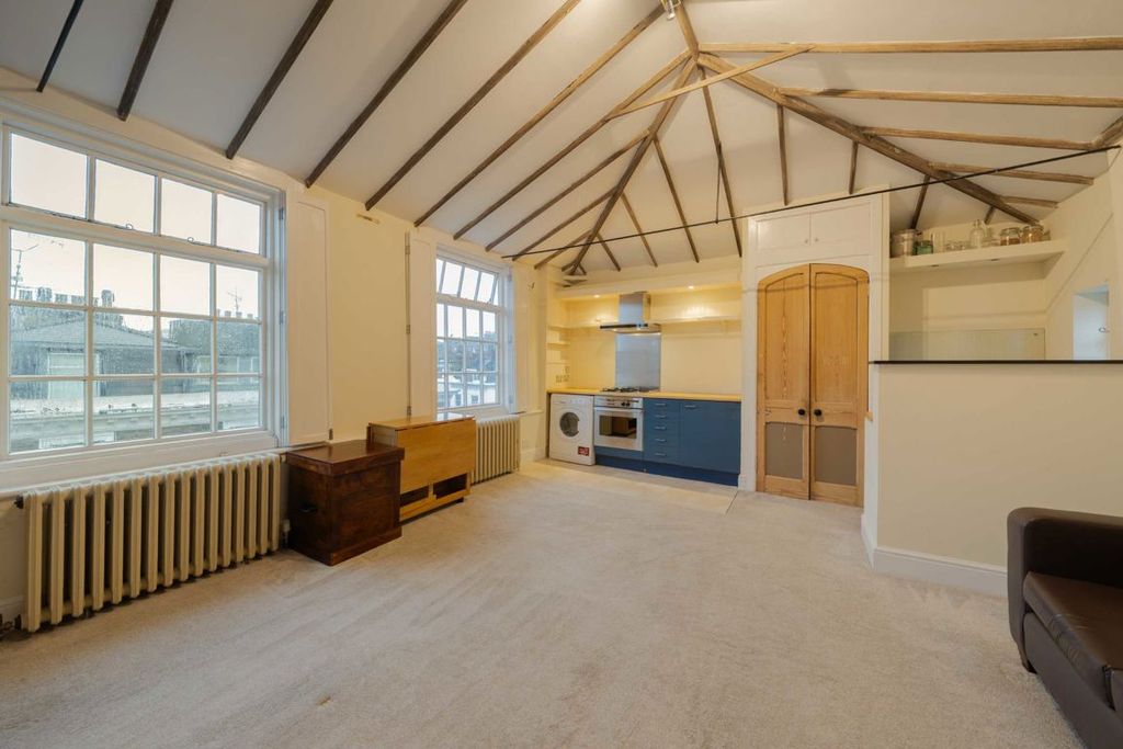 Property photo 3 of 5