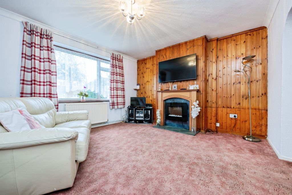 Property photo 2 of 31