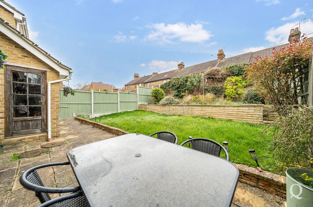 Property photo 3 of 22 7B204319-837B-467...