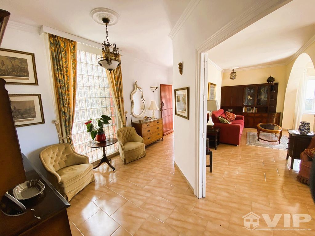 Property photo 3 of 39