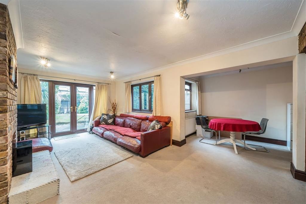 Property photo 2 of 8